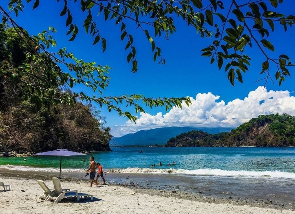 16 Best Swimming Beaches in Costa Rica.