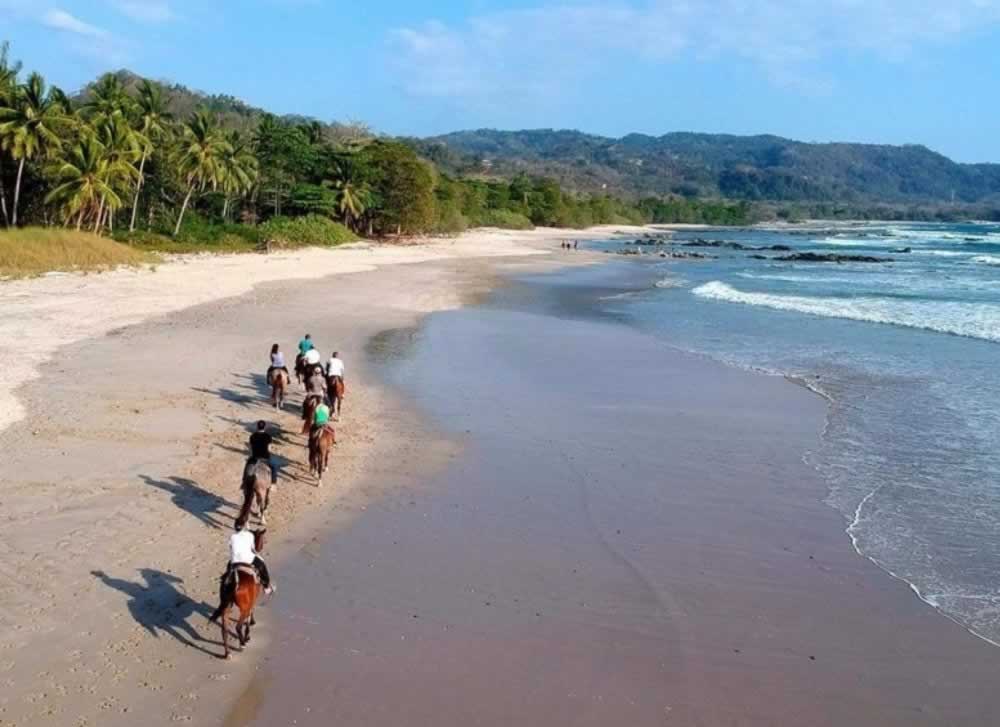 16 Best Swimming Beaches in Costa Rica.